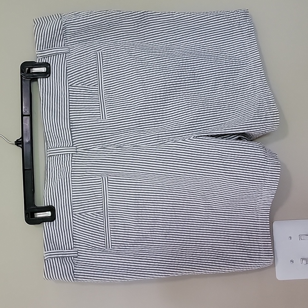 Shorts - Picture 2 of 3